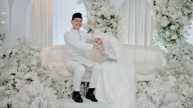 Potret pernikahan Yasmine Ow dan Khairul Ariffin Omar. [Instagram]