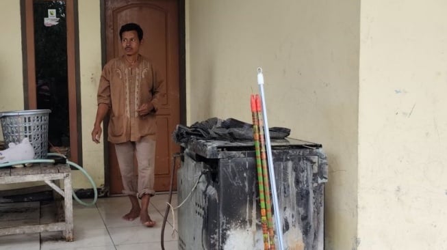 Gas tiga kilogram meledak di rumah warga Kecamatan Sindangbarang, Cianjur, Jawa Barat, sehingga dua orang pemilik rumah mengalami luka bakar, Senin (17/2/2025).(ANTARA/Ahmad Fikri). (Ahmad Fikri)