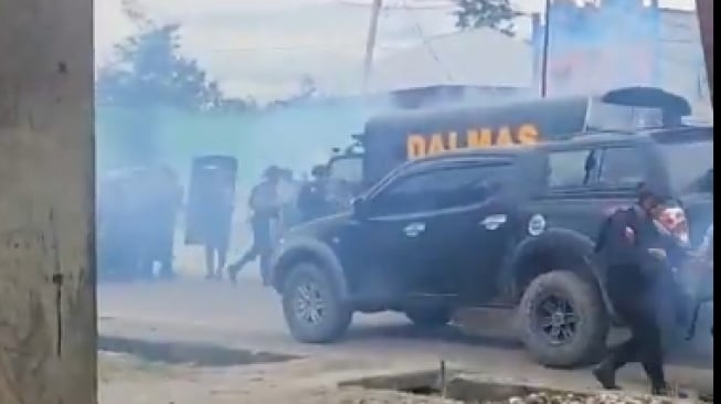 PDIP Kritik Polisi Represif Bubarkan Demo Pelajar di Papua: Mereka Butuh Tempat Belajar Daripada Makan