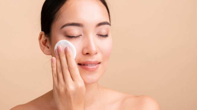 4 Exfoliating Pad dengan BHA yang Bantu Lawan Komedo, Wajib Coba!