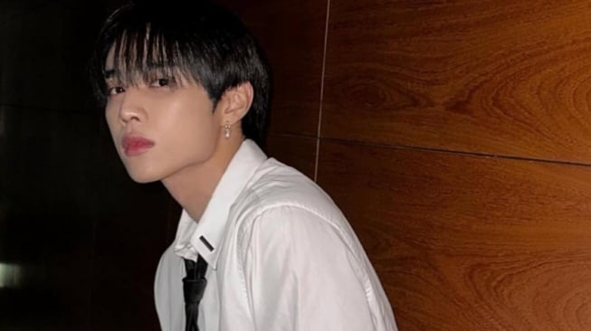 4 Tampilan OOTD Keren ala Sunwoo THE BOYZ untuk Tampil Modis Sehari-hari