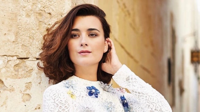 Cote de Pablo. [Instagram/@cote.de.pablo]