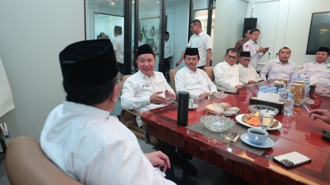 Dirjen PHU Kemenag Temui Gus Yahya, Diskusi Isu Strategis Penyelenggaraan Haji