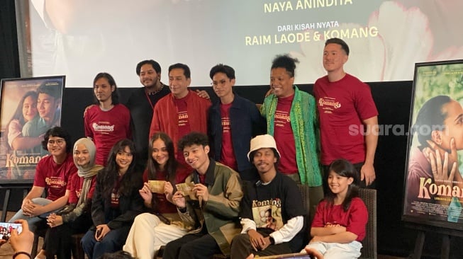 Konferensi pers film Komang di kawasan Menteng, Jakarta Pusat, Rabu (19/2/2025). [Tiara Rosana/Suara.com]