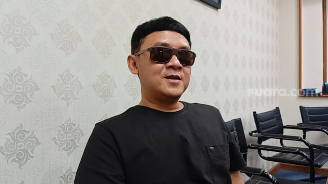 Ari Bias ditemui di Kuningan, Jakarta Selatan pada Rabu (19/2/2025) [Suara.com/Rena Pangesti].