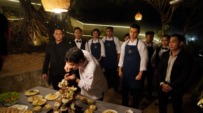 Ciccio Manassero berperan sebagai Alex, seorang chef berbakat yang bekerja di restoran ternama (Dok: Goodwork)