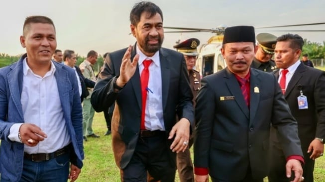 Kekayaan Mualem Gubernur Aceh yang Naik Helikopter Saat Bertugas Menurut LHKPN