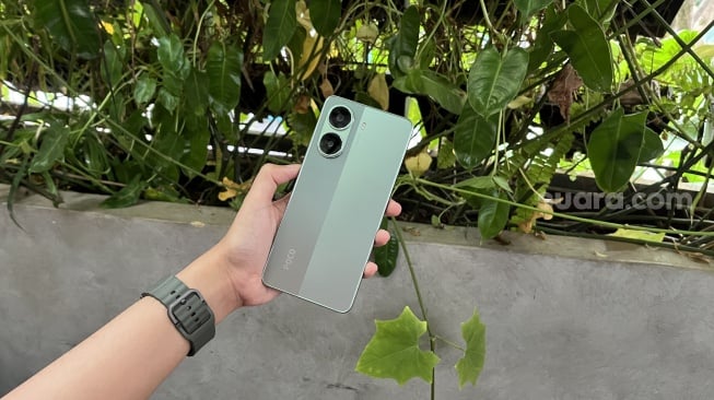 Poco X7 Pro yang akan hadir ke Indonesia 25 Februari 2025. [Suara.com/Dicky Prastya]