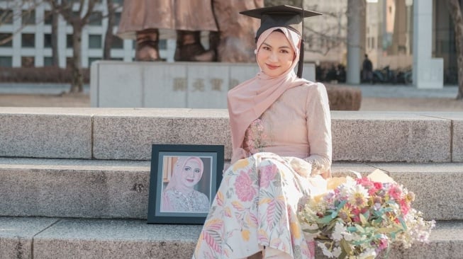 8 Momen Wisuda Xaviera Putri dari KAIST Korea, Penampilan Cantiknya Disorot