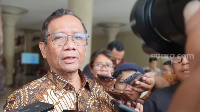 Aksi 'Indonesia Gelap' Bergulir di Jogja, Mahfud MD: Banyak Program Pemerintah yang Terang