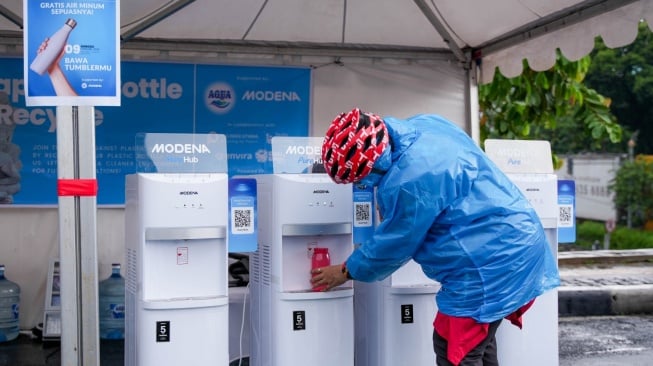 Kurangi Penggunaan Botol Plastik Sekali Pakai, Yuk Normalisasikan Kebiasaan Refill dan Daur Ulang