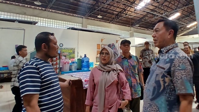 Sidak dan Temukan Kondisi Atap Pasar Kliwon sudah Tak Layak, Komisi II DPRD Solo Geleng-geleng