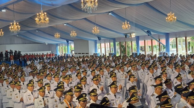 Presiden Prabowo Subianto memberikan pengarahan ke kepala daerah yang dilantik di Istana Merdeka, Jakarta. (Suara.com/Novian)