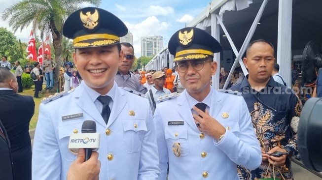 Muhammad Wahyu dan Ramzi dilantik sebagai Bupati dan Wakil Bupati Cianjur di kawasan Monas, Jakarta Pusat, Kamis (20/2/2025). [Adiyoga Priyambodo/Suara.com]