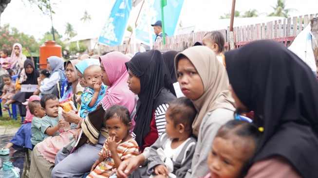 Sosialisasi pentingnya gizi seimbang kepada keluarga nasabah PNM Mekaar dan masyarakat desa (Dok PNM)