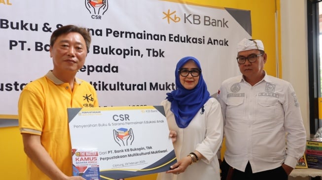 KB Bank Donasikan Buku dan Fasilitas Edukatif untuk Perpustakaan Multikultural Muktiwari