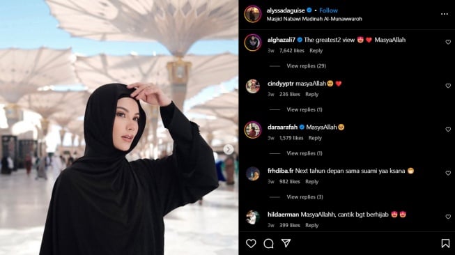 Reaksi Al Ghazali saat Alyssa Daguise ibadah umrah ke Tanah Suci (Instagram/@alyssadaguise)