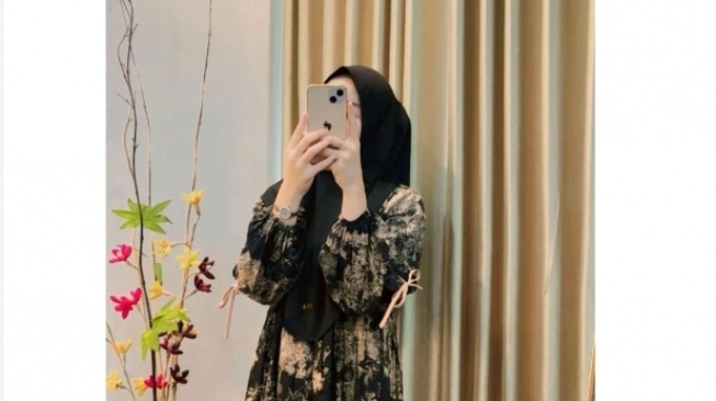 Rekomendasi gamis kulit sawo matang. (Dok. Shopee)