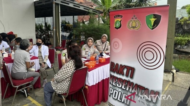 Polda Metro Jaya Gelar Pemeriksaan Kesehatan Gratis di Cengkareng