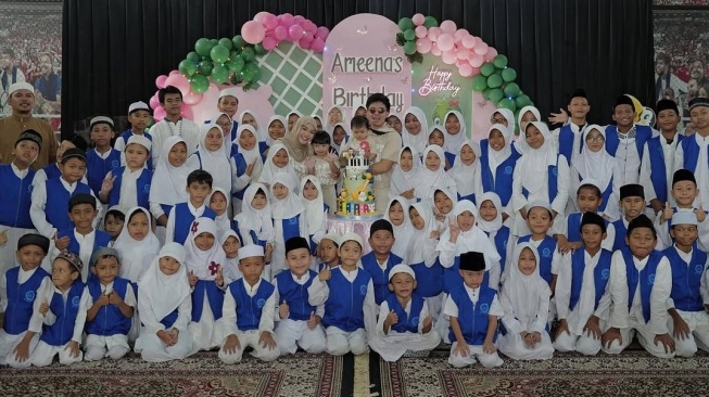 Ameena Rayakan Ultah bersama Anak Panti Asuhan, Isi Hampersnya Gak Main-Main: Ada Skincare!