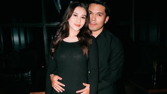 Aaliyah Massaid dan Thariq Halilintar. (Instagram/aaliyah.massaid)