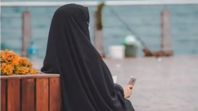 Jadi Alasan Vokalis Sukatani Dipecat, Ini Fatwa Ulama Soal Aurat Perempuan