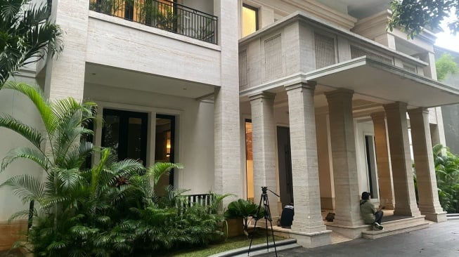 Rumah Mewah Riza Chalid di Jalan Jenggala 2, Kebayoran Baru, Jakarta Selatan. [Suara.com/Faqih]