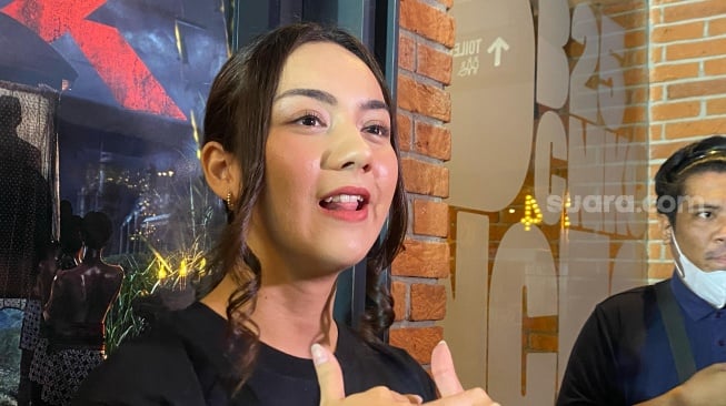 Syuting Film Dusun Mayit Bikin Ersya Aurelia Kaku Tak Berdaya Diganggu Makhluk Halus