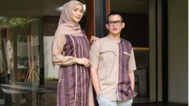 Tampil Kompak dengan Gamis Couple: Tips Padu Padan untuk Tampil Cetar di Bulan Ramadan