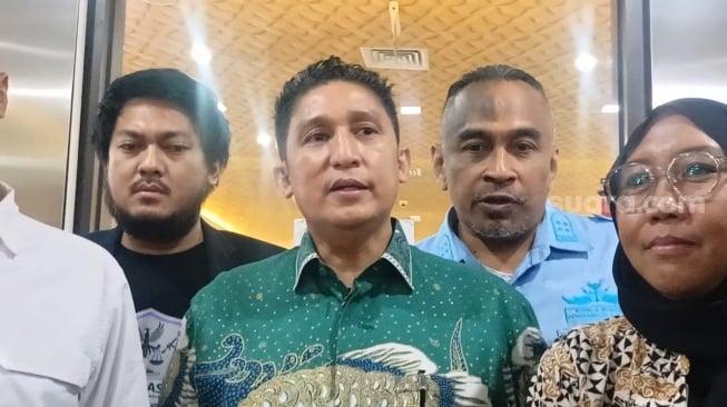 Firdaus Oiwobo di Mabes Polri, Rabu (26/2/2025). [Suara.com/Rena Pangesti]