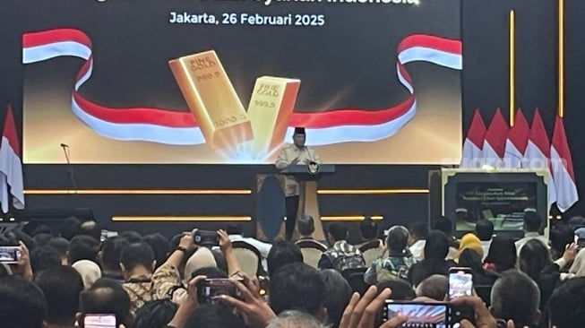 Presiden Prabowo saat meresmikan Bank Emas atau Bullions Services. (Suara.com/Bagaskara)