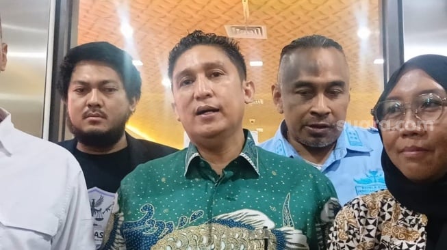 Dicecar 25 Pertanyaan di Mabes Polri, Firdaus Oiwobo Minta Maaf Soal Insiden Naik Meja di Ruang Sidang