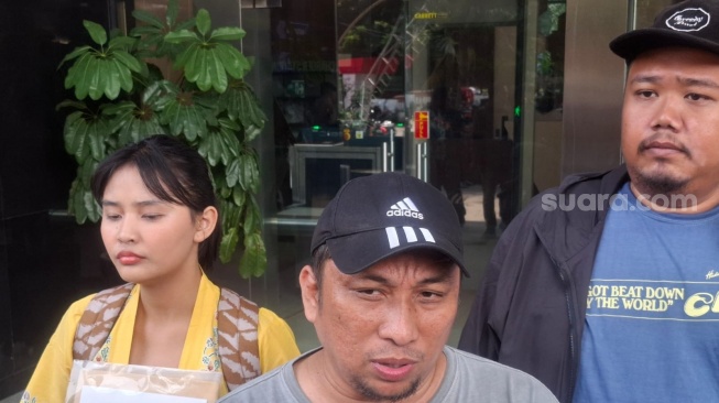 Koalisi Masyarakat Sipil Antikorupsi melaporkan acara retret kepala daerah ke Komisi Pemberantasan Korupsi (KPK) lantaran dinilai tidak sesuai dengan regulasi yang ada. (Suara.com/Dea)