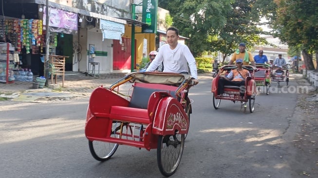 Penuhi Nazar Kayuh Becak dari Kleco-Balai Kota, Respati Ardi: Alhamdulillah Dapat Keringat Sehat