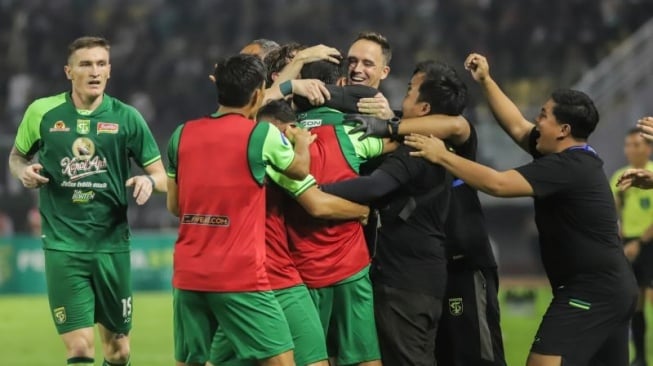 Hasil Liga 1: Pesta Gol di Stadion Gelora Bung Tomo, Persebaya Habisi Persib 4-1