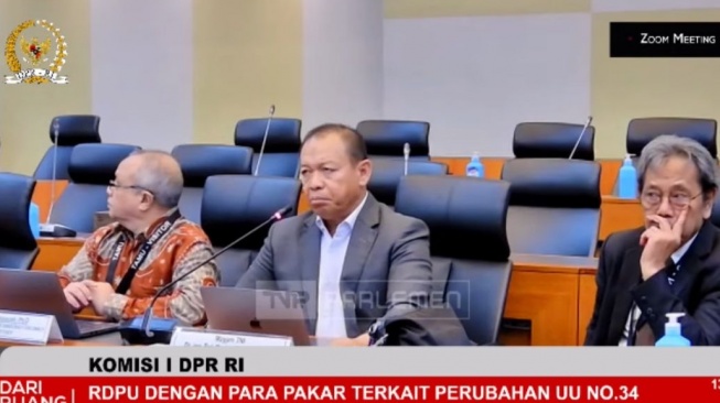 Mahasiswa Demo 'Indonesia Gelap' Tolak Dwifungsi TNI, Purnawirawan Tuding Ada Pesanan
