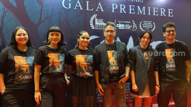 Pemain dan sutradara film Samar: Ilmira Nirmala dalam gala premiere di kawasan Kuningan, Jakarta Selatan, Minggu (2/3/2025). [Suara.com/Tiara Rosana]