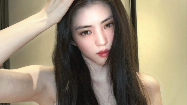 Effortless dan Modis! Ini 4 Daily OOTD ala Han So Hee yang Bikin Makin Pede