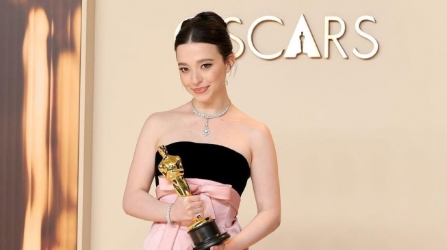 Mikey Madison menang Aktris Terbaik Oscar 2025 (Instagram/@neonrated)