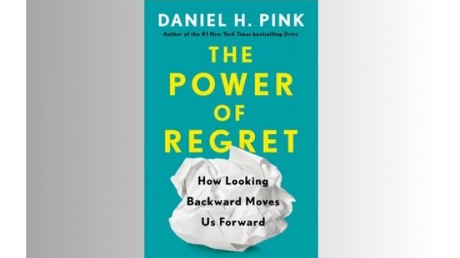 Ulasan Buku The Power of Regret: Mengupas Sisi Psikologis Penyesalan