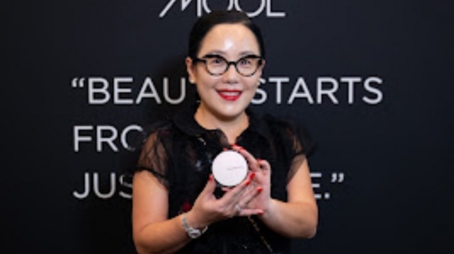 Make Up Artist Legendaris Korea Bawa Pengalaman K-Beauty yang Autentik di Indonesia Lewat Jung Saem Mool Beauty