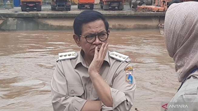 Pramono Anung Instruksikan SDA untuk Buka Pintu Air Manggarai