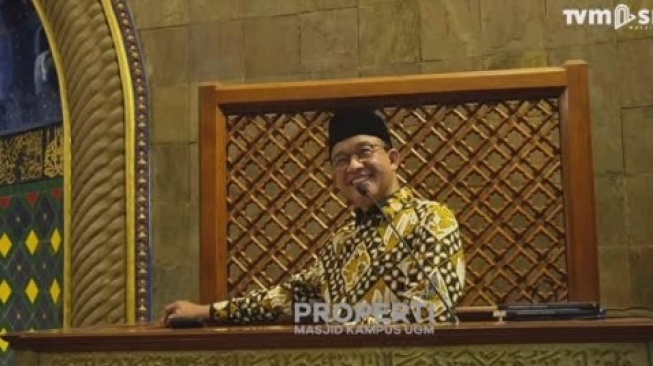 Anies Baswedan di Masjid Kampus UGM. [Instagram]