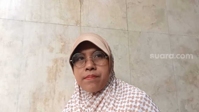 Wawa, bibi Agus Salim di Polda Metro Jaya, Selasa (4/3/2025). [Suara.com/Rena Pangesti]