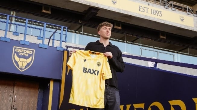 Ole Romeny Saat Diperkenalkan Klub Oxford United. (instagram.com/@oleromeny)