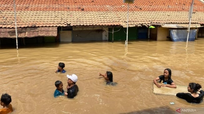 Curhatan Warga Pengadegan Korban Banjir: Tak Ada Peringatan Dini, Info Cuma dari Pak RT