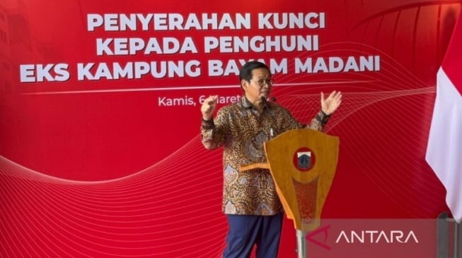 Pramono Anung dan Rano Karno Resmi Serahkan Kunci Rusun pada Warga Eks Kampung Bayam