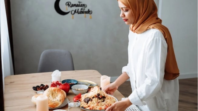 Bolehkah Sahur Dulu Baru Mandi Wajib Haid? Ini Penjelasan Hukumnya