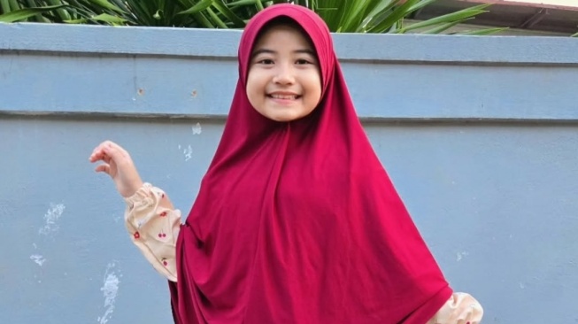 Sibuk Syuting Serial "Lorong Waktu", Inara Azalea Tetap Sempatkan Waktu untuk Kerjakan Tugas Sekolah