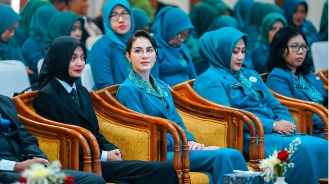 Riwayat Pendidikan Arumi Bachsin vs Syahnaz Sadiqah, Ada yang Gagal Bergelar S1